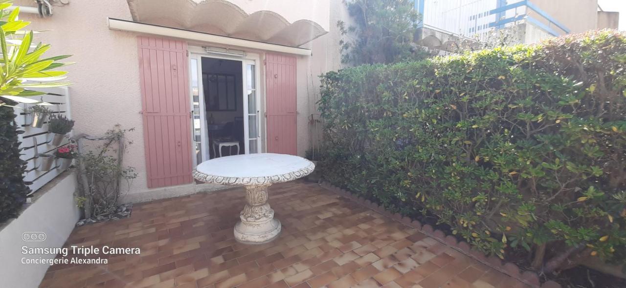 Villa Aux Capellans Sur La Marina Pour 4 Personnes - Vue Marina - Parking - Plage A 5 Min A Pied Saint-Cyprien  Exteriér fotografie